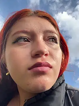 I love being an exhibitionist, I show everything in the street - video di Karina_Leon modella di cam