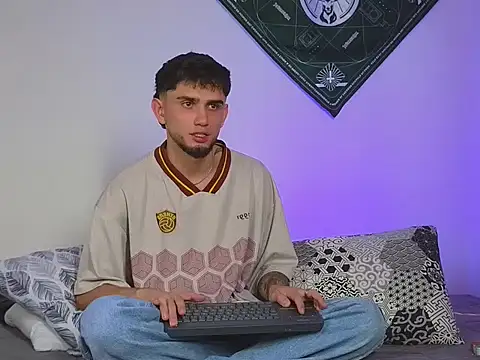 [4 Oct 11:11] Private Show－カメラキャストのsamevansx_の動画