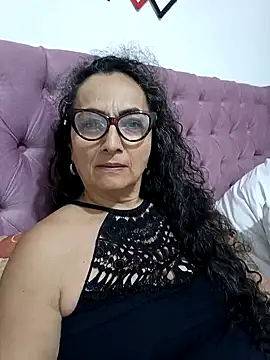 Mad Domi Ultra Vibes💢💢– AlessandraLeroy kameramodell videója