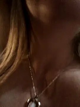 Show my tits + show my big ass and tap my pussy🥵 - video by SCARLET-20 cam model