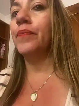 completely naked + showing off my big ass and playing with my juicy pussy - video by SCARLET-20 cam model