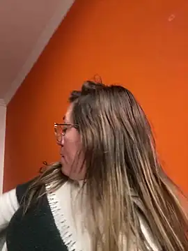 showing off my big ass and playing with my hot pussy 💥