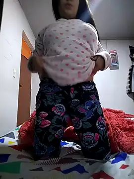 Wet creamy hole 💦 - video by esmeralda_jadees cam model