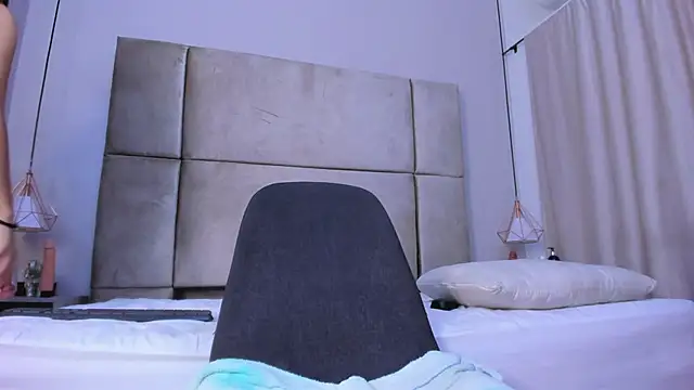 [25 Jun 08:49] Private Show - video oleh model kamera lucianasmith_