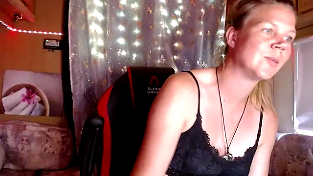 self foot worship, toe sucking  & bj in the pose - video CallMeMaria kameramallilta