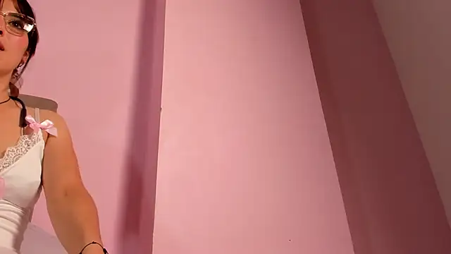 showing my holes and fucking my pussy with big dildo – video modela na kameri Tania_Duque