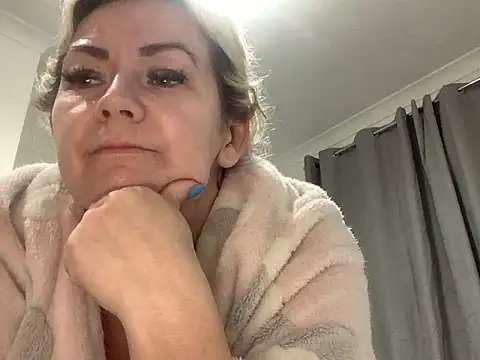 [2 Apr 00:28] Private Show - video by GoldenSquirter cam model
