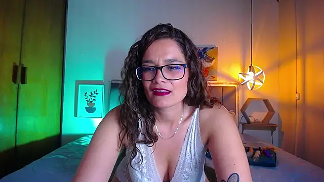 HARD DILDO PUSSY
