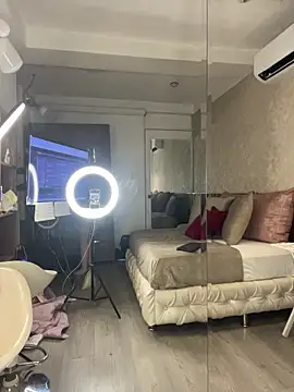 Wearing black boots - Video von alisonnwalker2025 Cam-Model