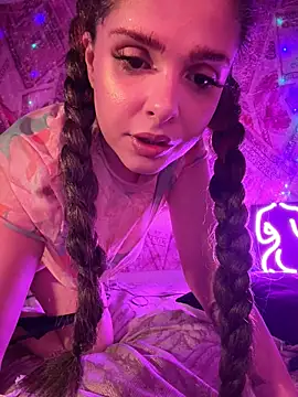 [26 Dec 02:01] Public Show - video by LoganPeny cam model