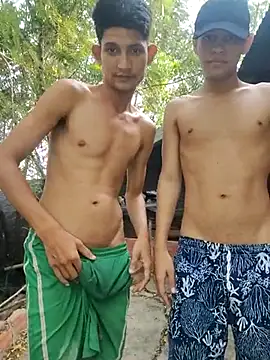 Fucked hard in the garden ⛏️🏞️⛰️ - video by soyvedattt