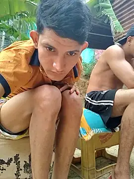 Fuck hard with friend - video by soyvedattt