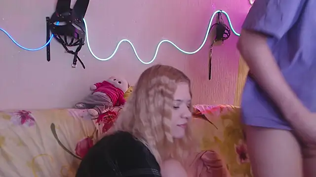 FUCK FACIAL CUMS - video Your_Horny_Friends kameramallilta