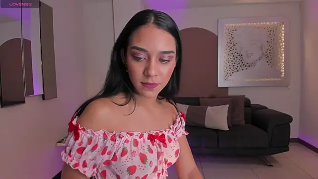 Domi play!♥ - video by AmaliaCrus cam model