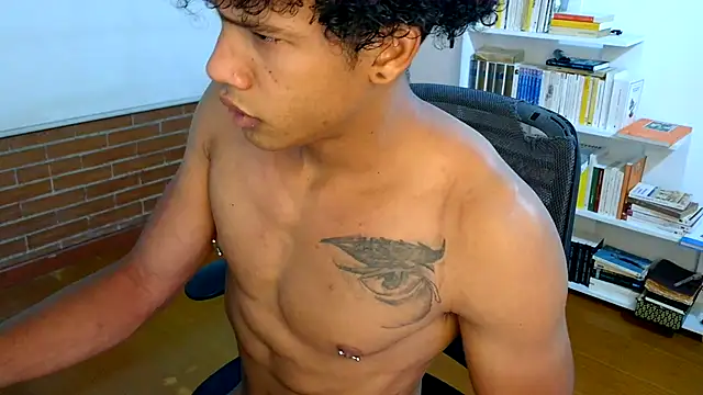 [21 Jan 23:15] Private Show – video af Aronbbc cam-model