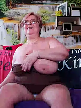 [6 Jul 08:29] Private Show - video van QueenPammy1 cam-model