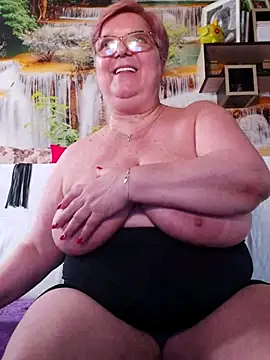 [17 Jul 12:01] Private Show - video van QueenPammy1 cam-model