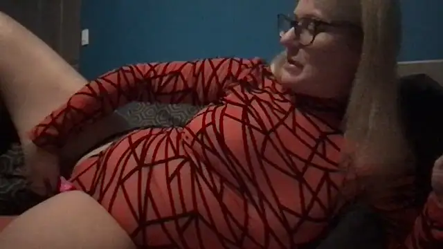 [20 Nov 06:54] Premier privé du matin un Fist directe sans echauffement 💦💦🤌 - video by lady_gloria69 cam model