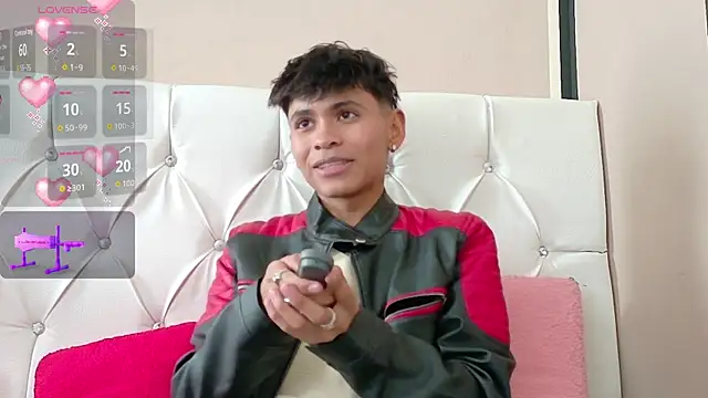 DANCE AND CUM - clip cu Ethan_Westt model videochat