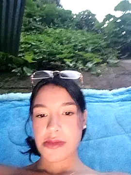 [31 May 18:22] Private Show – video od webkamerové modelky adrianagilton