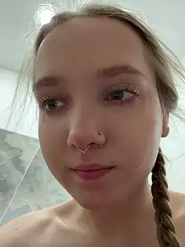 🍓pussy close up + toy in and out🍓 - pvt show－カメラキャストのbambi_luの動画