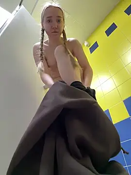☎️go outside men's toilet + lock the door + squirt on floor☎️- part of ticket show - video by bambi_lu cam model