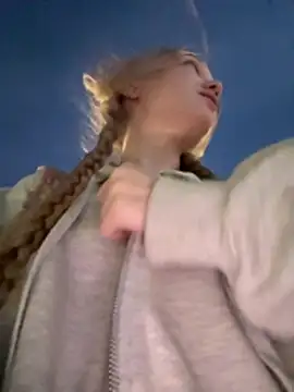 STRANGER: squirt near him naked on car parking