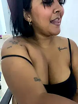 Pussy masturbation until you get to the squirt - video by Chloee_Secret cam model