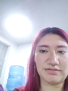 girl horny in street - video by Cerecitaa02_ cam model