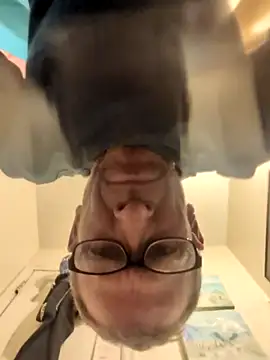 [22 Jul 01:16] Public Show - video by moasslicker cam model