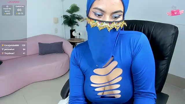 Sexy dance naked - video by kylie_soraya cam model