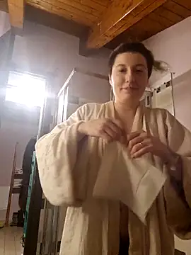 Descrivo i fazzoletti. Ogni nuovo fetish è un'avventura! - video h4cMorganaEvelynn kameramallilta