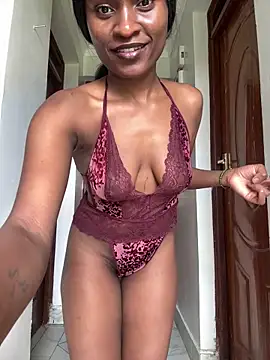 SHOWING OFF MY SEXY BODY & Opening my pussy wide😂😍😋 - video by Lil-shawrie cam model