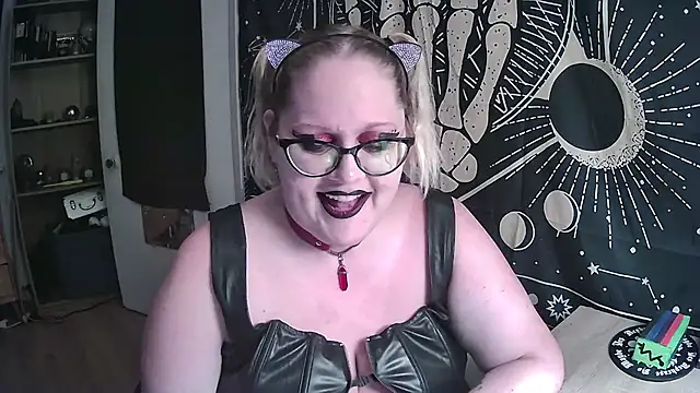 Masturbation, titty blow job sloppy - video oleh model kamera Kinky_Witch