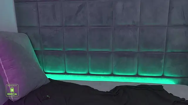 ass play - video by AnthonyHall cam model