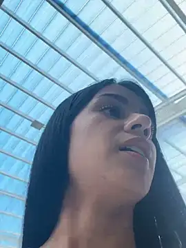 Naughty at the mall - video by Juliana_Xander cam model