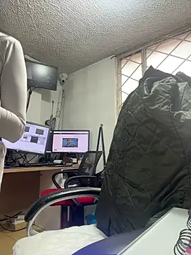 delicious smoke and show public - video oleh model kamera SALOME_KORLAND