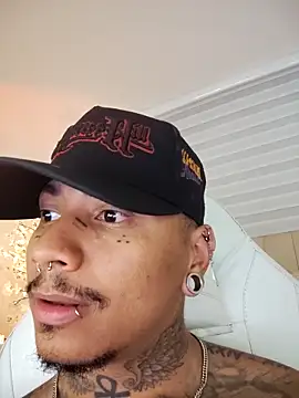 [23 Sep 00:29] Private Show – видео вебкам-модели David_tatto1