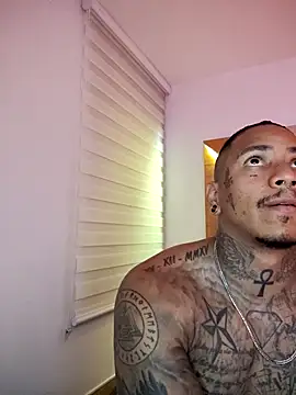 [31 Oct 18:58] Private Show – видео вебкам-модели David_tatto1