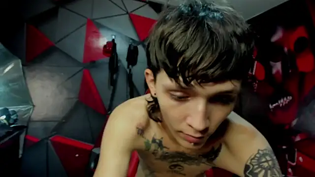 Show Hole Ass - video by StraightBoy_Nick cam model