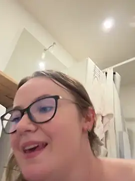 Private Show - Make p*e and fuck ass - video av IsPlayfulMia cam-modell