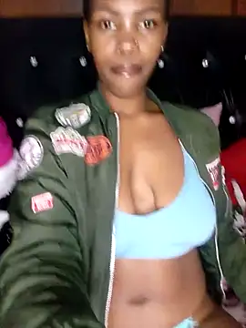 [7 Aug 01:19] Private Show – video od webkamerové modelky HornySnowieSaggyBoobsxx