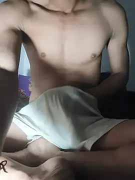 [24 Oct 12:30] Public Show - 視頻由 Big_Cock_Flexible_Indian 主播提供