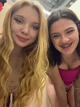 Private Show with Amy in the fitting room 💦❤️ - video av MiraReach cam model