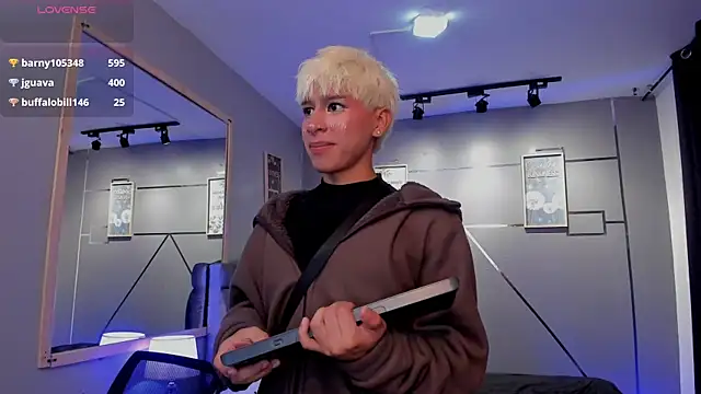 blowjob and then ass - video by taichi_bluy cam model