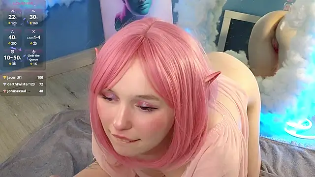 Elf smokes and gives blowjob - video by NaomiYoru cam model