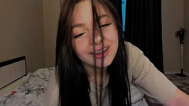 [14 May 04:21] Private Show - vidéo du modèle de showcams LisaAndDenis