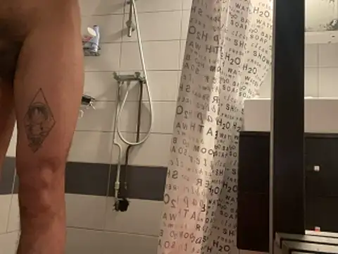 [25 Nov 00:07] Public Show - video by Tholel420 cam model