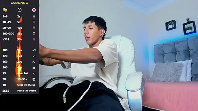 rich cock - video by Chanty_zbl cam model