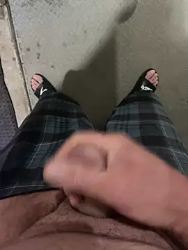 [30 Sep 03:56] Public Show - video by BobKat cam model